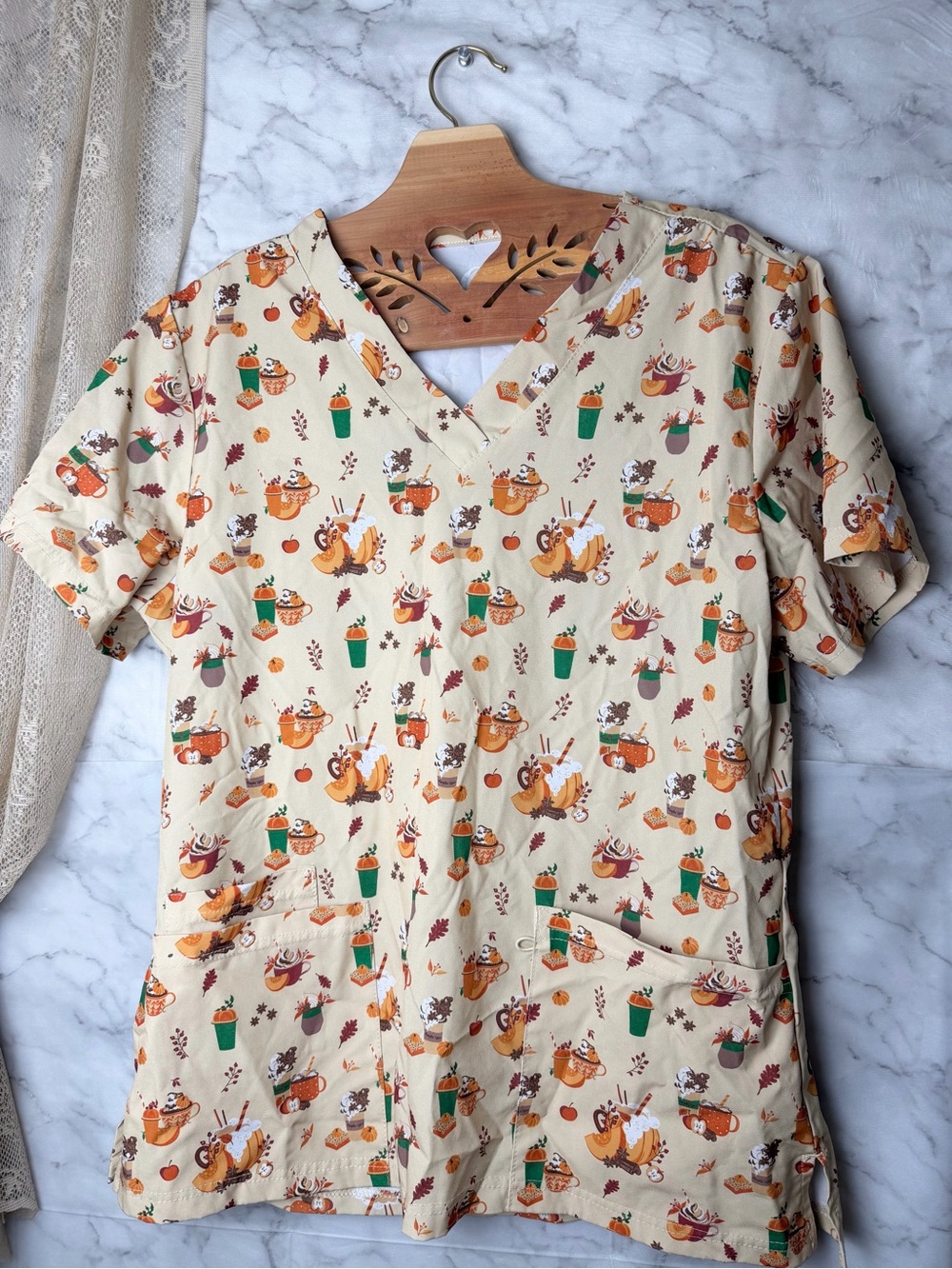 Pumpkin Spice Scrub Top Coffee Fall Leaves Women's M Apples Seasonal Treats